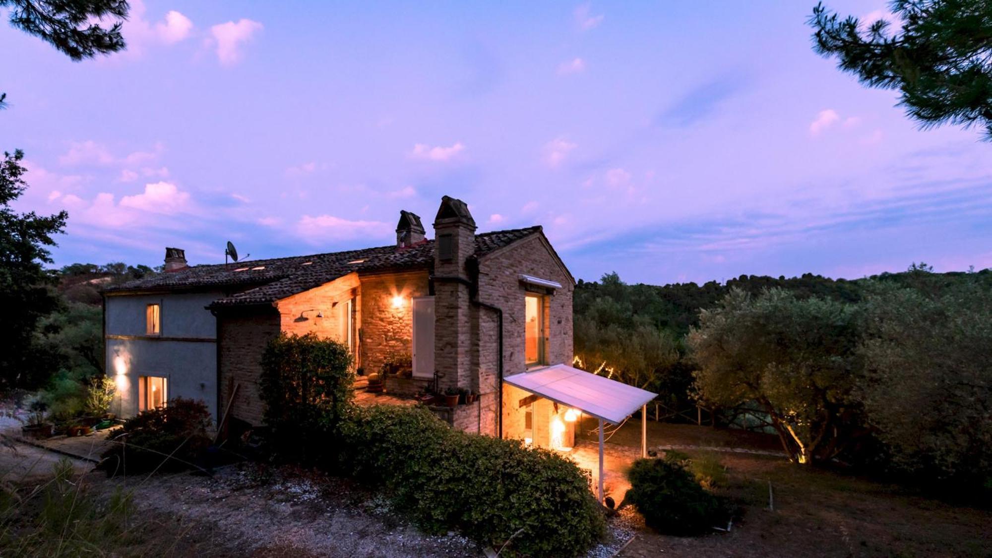 Casa Cantagallo 4&4, Emma Villas Фермо Экстерьер фото